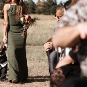 Kanali K Hunter Green Bridesmaids Prom Dress Women’s 4 Halter Razorback Maxi